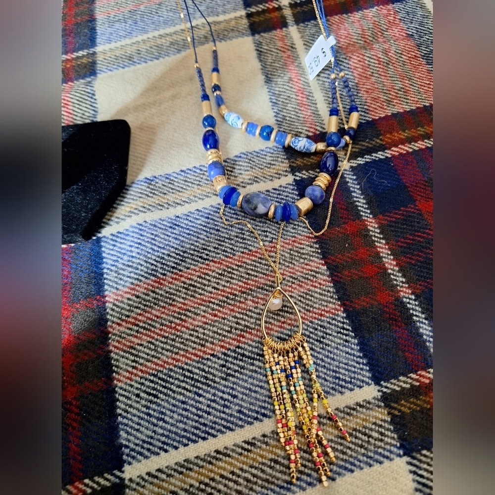 MACY'S LONG BEADED SWEATER NECKLACE BLUE